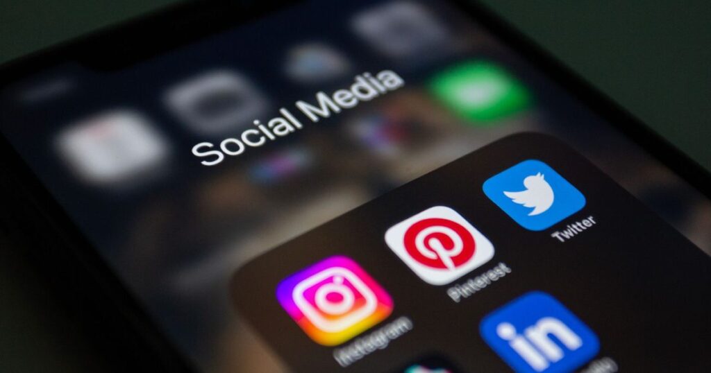 accedere a Pinterest con Google